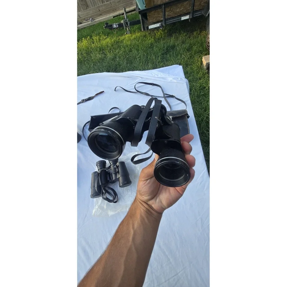 Lot Of 4 Pairs Of Binoculars & 3 Cases